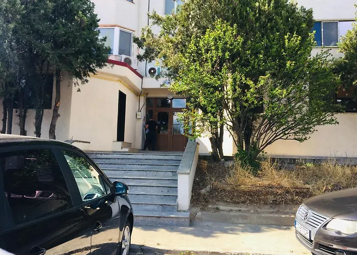 Sea View Apartment *