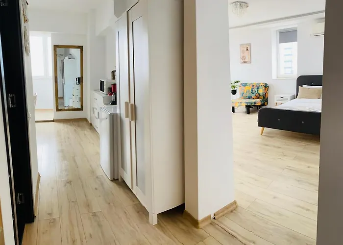 Sea View Apartment *