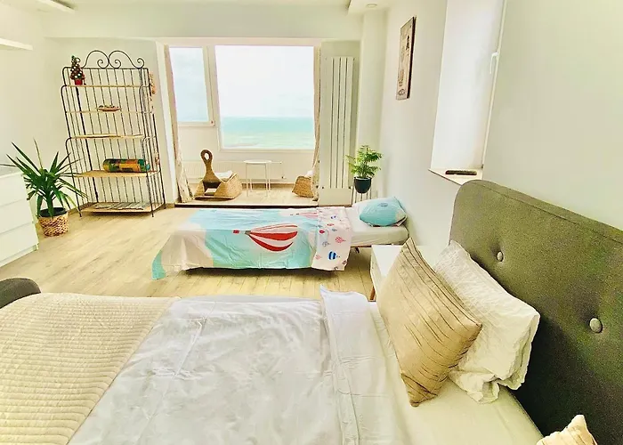 Sea View Apartment Constanţa