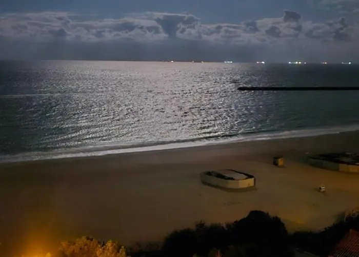 Sea View Apartment Constanţa